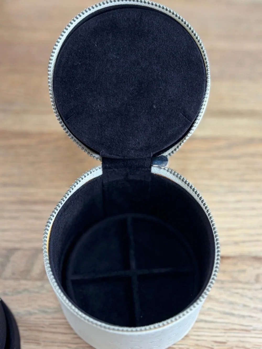 Pandora Cream Round Travel Jewelry Case - Picture 8 of 9